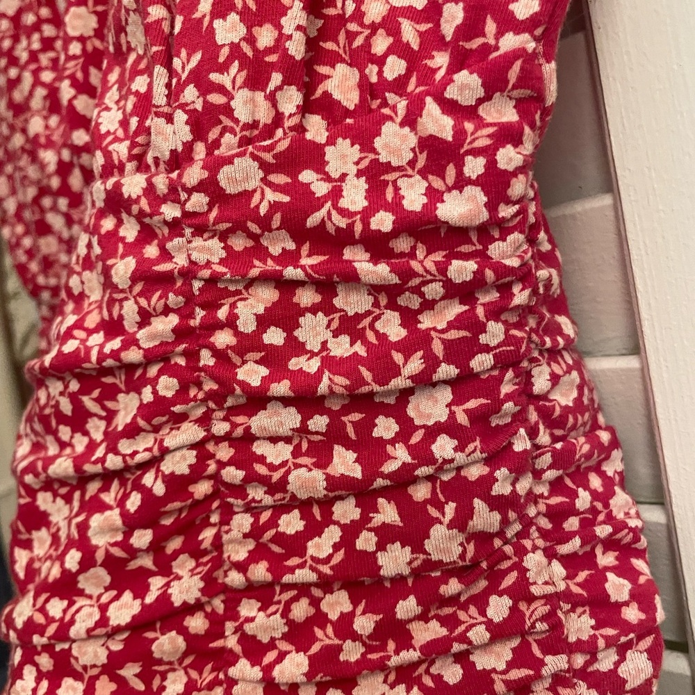 Hollister Red Floral Cami Top - Picture 3 of 4